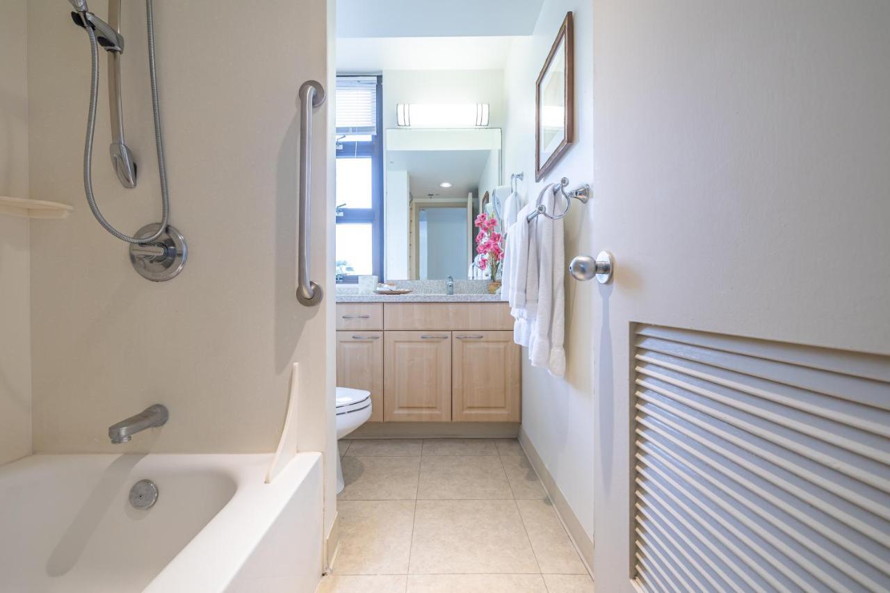 Great Diamond Head Views, 2Br Condo With Free Parking! Honolulu Bagian luar foto