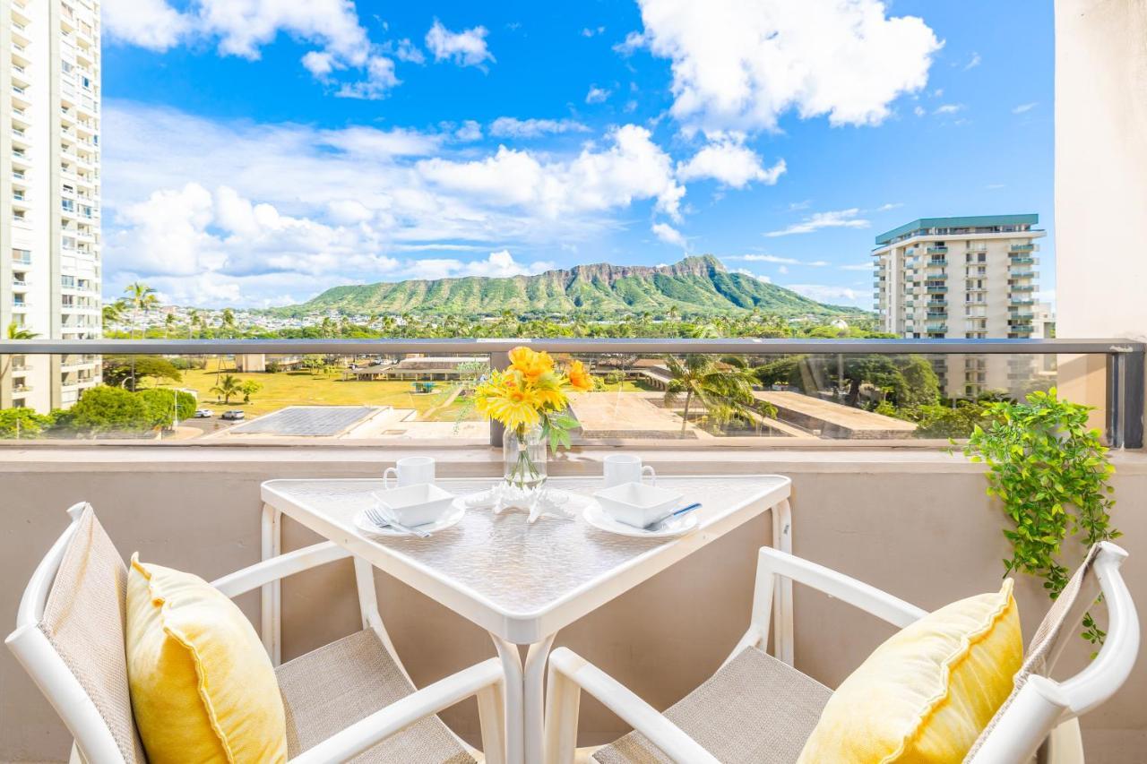 Great Diamond Head Views, 2Br Condo With Free Parking! Honolulu Bagian luar foto